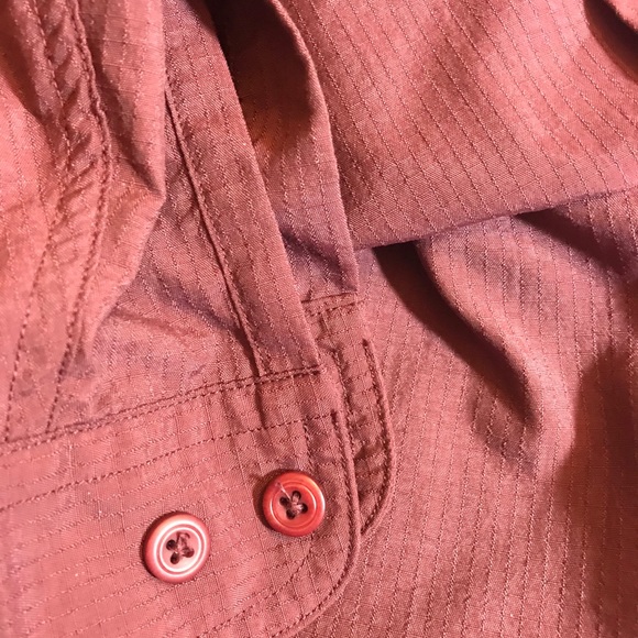 LLBean Traveler LS Wrinkle Resistant Button Down S - Picture 8 of 11